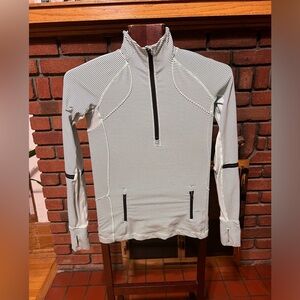 Lululemon used twice anti sweat technology sweatshirt size 4
